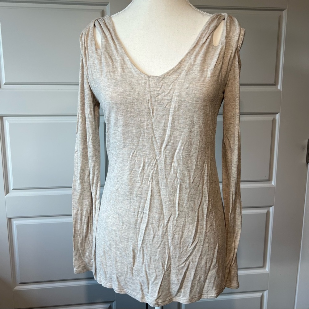 Hailey & Co Beige Heathered Cold Shoulder Long Sleeve V Neck Top Medium